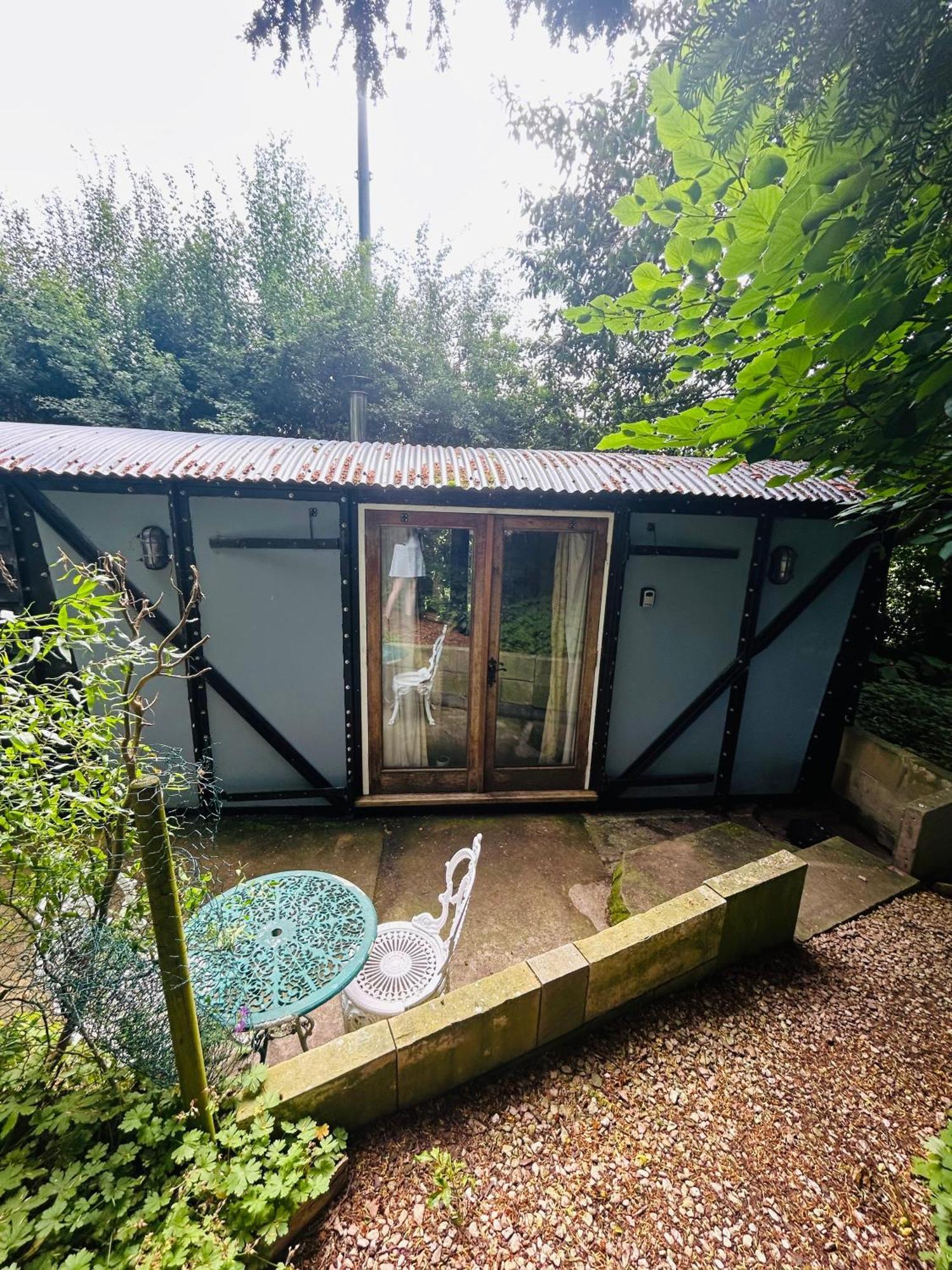 The Railway Carriage - Blue Villa Glasbury Exterior photo